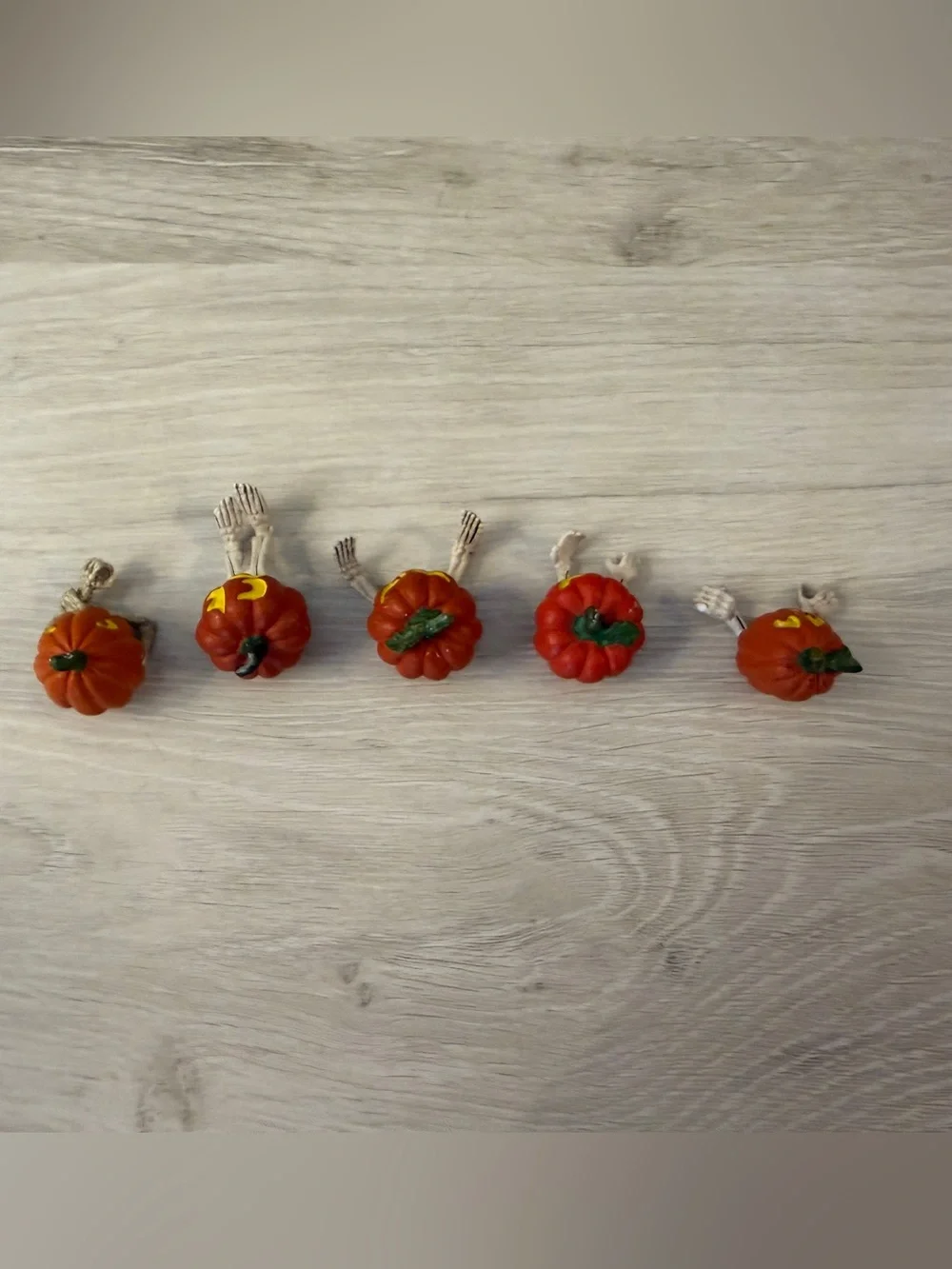 Dept 56 Halloween Village Accessories - Pumpkin Heads (#800029) - Set of 5 w Box